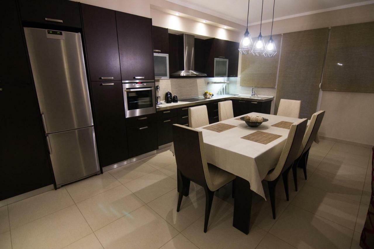Mary'S Modern And Elegant Apartment كالامباكا المظهر الخارجي الصورة